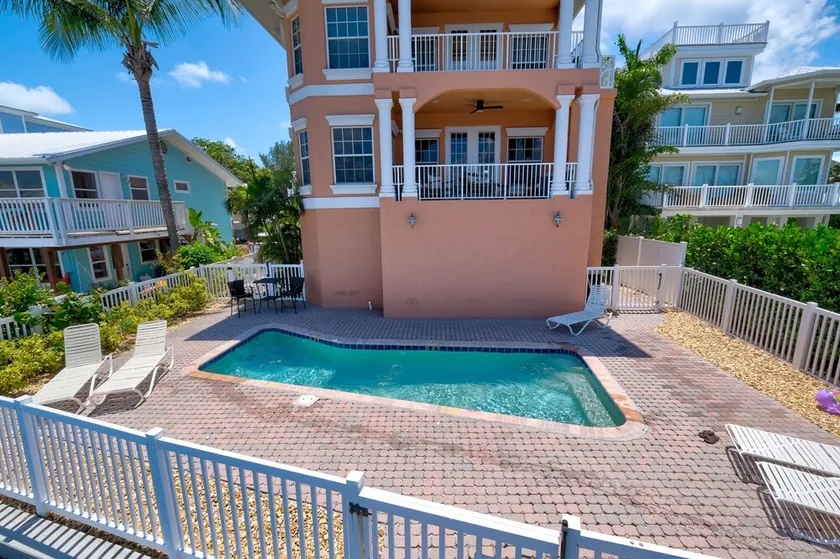 Luxury Condo with Heated Pool! - Image 1