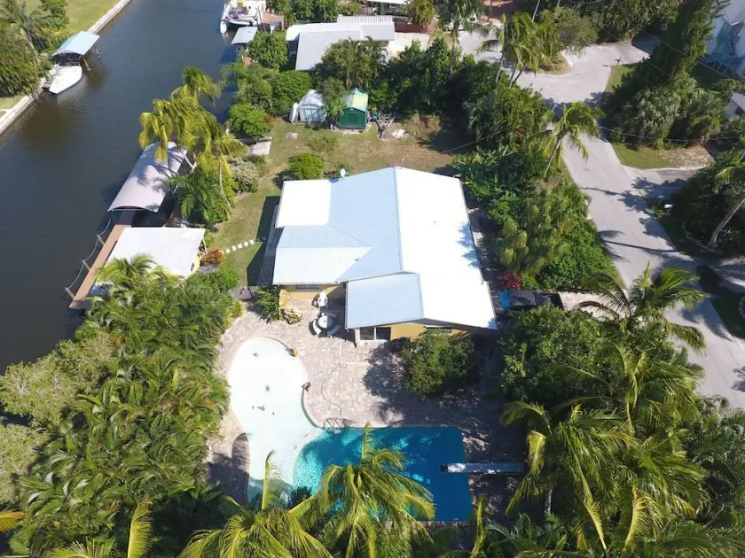 Island Getaway Florida - Image 1