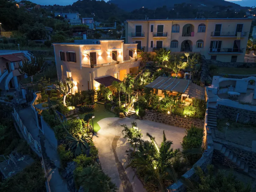 La Rosa - Luxury B&B - Image 1
