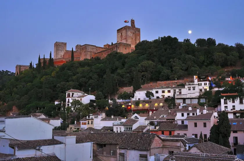 Grenier, Avec Terrasse Et Chambres Avec Des Vues Spectaculaires À L'Alhambra - Image 1