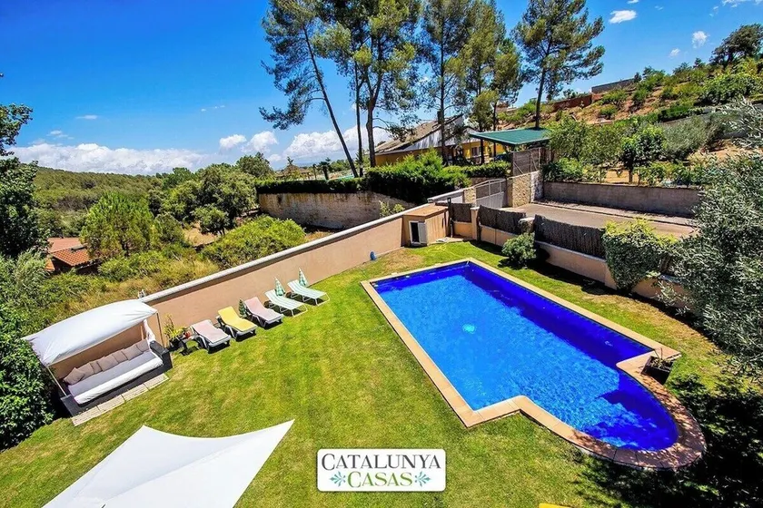 Catalunya Casas Modern and spacious with private pool close to BCN - Image 1