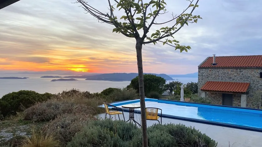 A breathtaking pool villa in 3 units Close To The Gods - Image 1