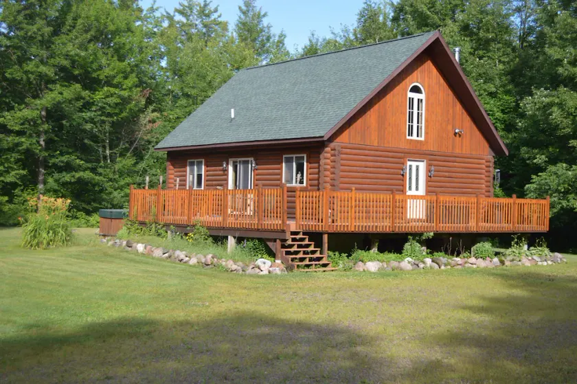 Vackra Ponderosa Pine Log Cabin - North reträtt på 10 tunnland - Image 1