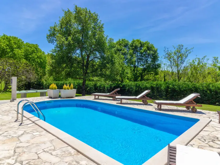 Ferienhaus mit Pool, Ideal für mehrere Familien, 3 separate Wohneinheiten - Image 1