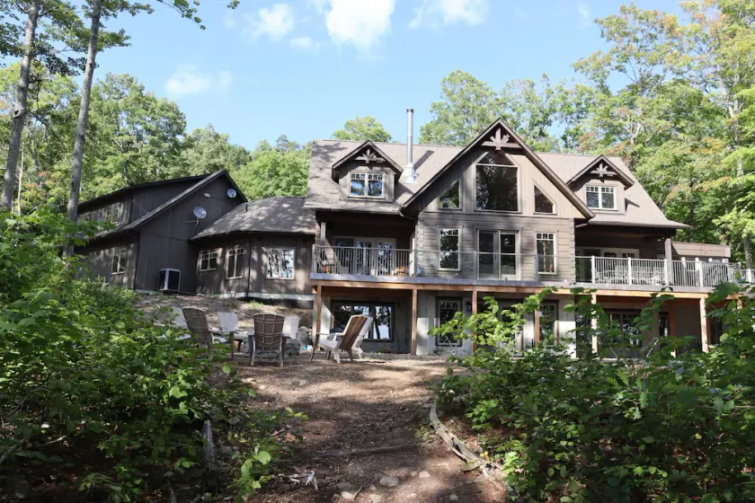 New Luxury Waterfront Log Home 7 quartos, 6 banheiros, 90 Acres Woodland - Image 1