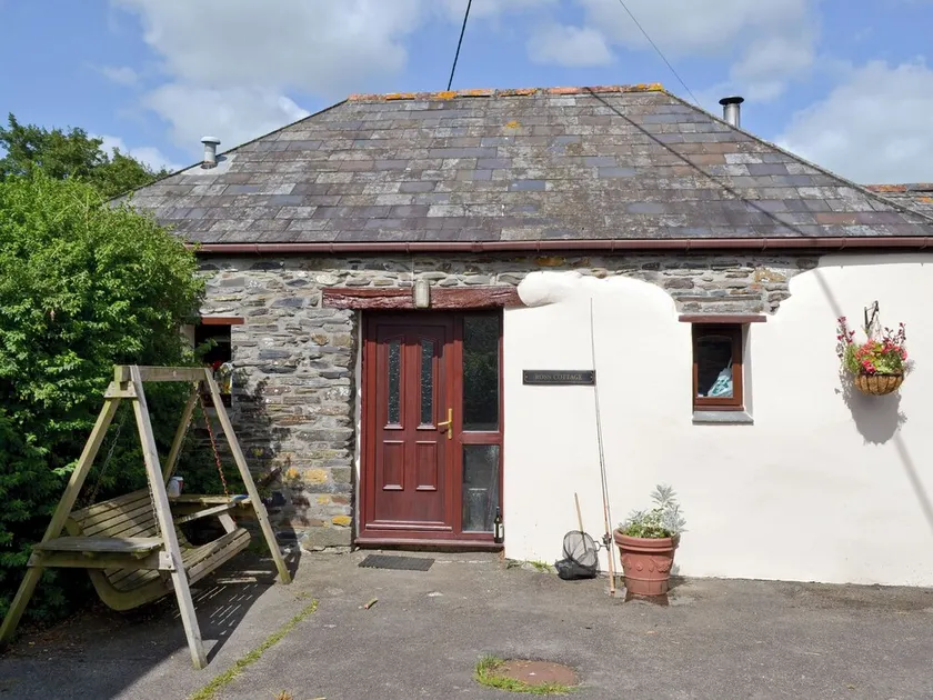A pretty 2 bedroom barn conversion set within an equestrian centre. - Image 1