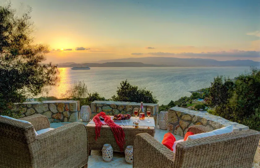 **NEW FOR 2016** Exclusive and private villa with pool - Image 1