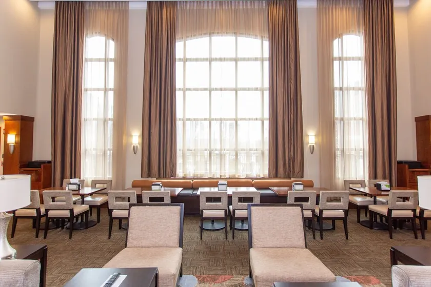 Queen Studio Suite | Free Breakfast, Pool & Gym - Image 1