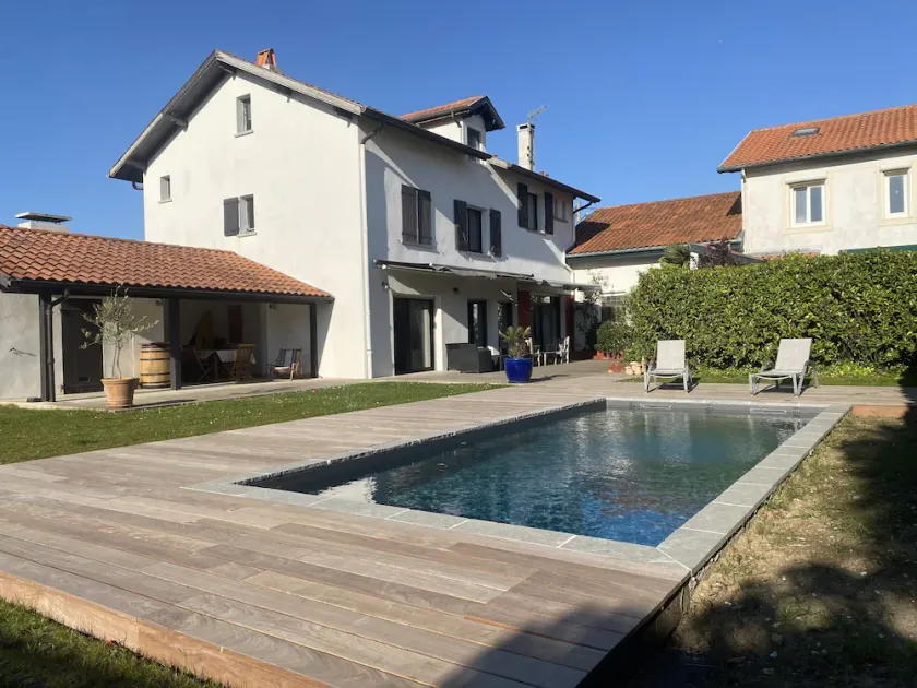 Familiehus 8p<br>Sydterrasse og have<br>-10% 2. uge<br>-20% 3. uge - Image 1