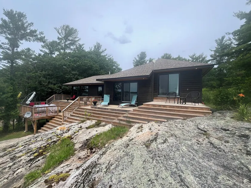 Sunset Heights: Modern Rustic Oasis on Georgian Bay - Image 1