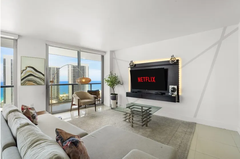 ★★★★★ 3BDR/3BA LUXURY APARTMENT WITH OCEAN VIEW - 25 min to FIFA! - Image 1