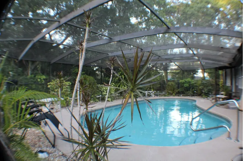 Secluded Florida Home House w Screen Room Heated Pool - Image 1