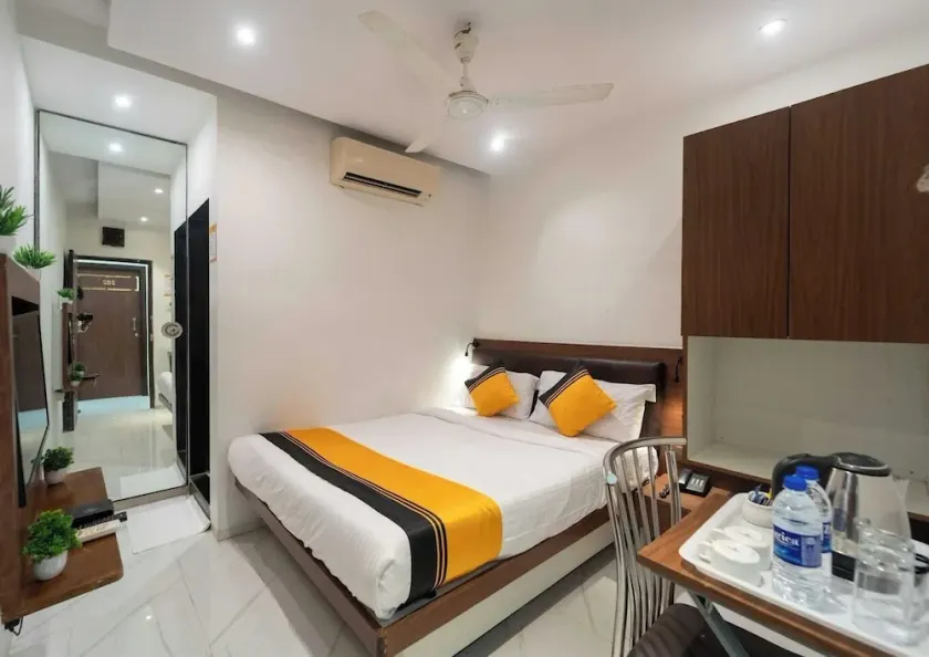Hotel Baverly By Glitz Hotels  - Image 1