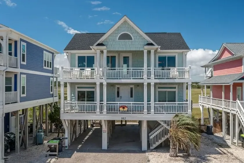 2nd Row OCEAN, MARSH & Int Coast views & SUMMER SUNSETS w Linens & bath towels - Image 1