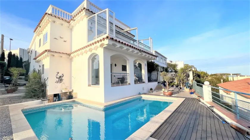 Gepflegtes Ferienhaus mit spektakulärem Meerblick-Privatpool- in Roses (PuigRom) - Image 1