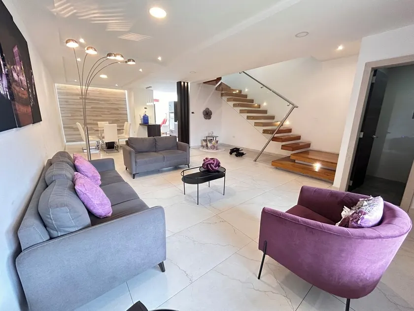 Beautiful house+suite: Convenient, comfortable, safe, well located, garage, barbecue area - Image 1