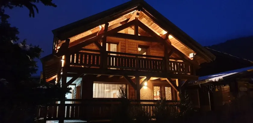 Chalet Le Chamois ved foden af pisterne - Image 1