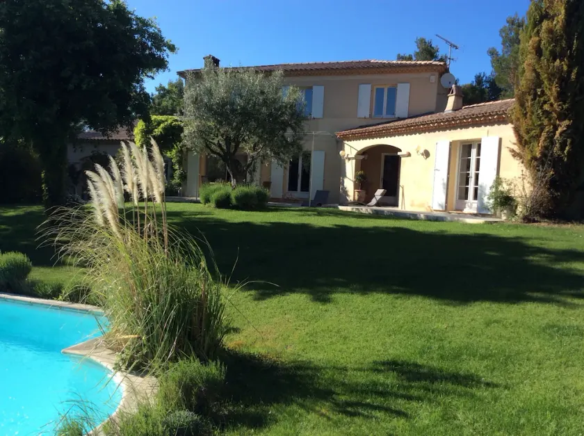 Hermosa villa en Aix - Image 1