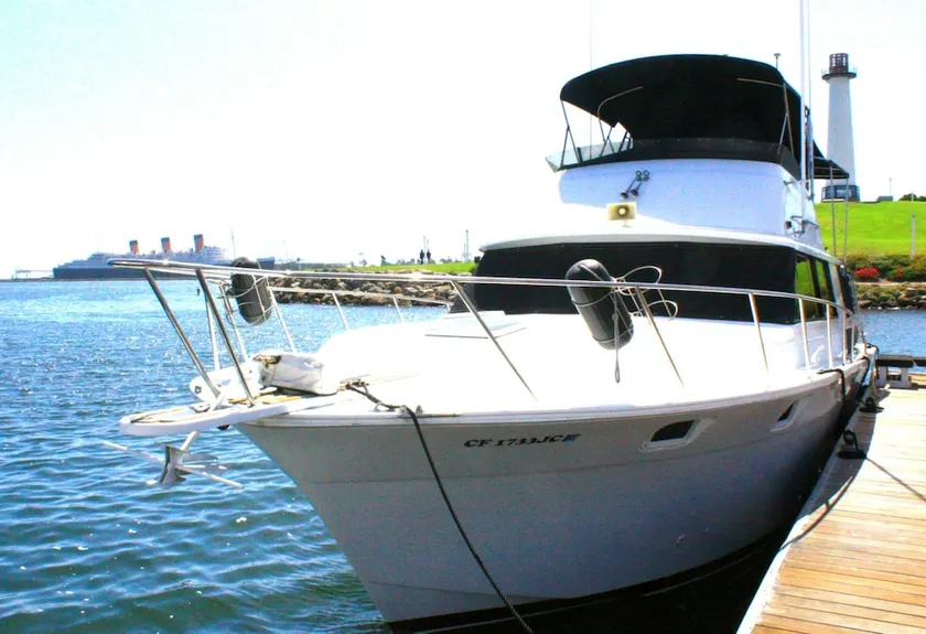 Dockside Boat & Bed Long Beach - Image 1