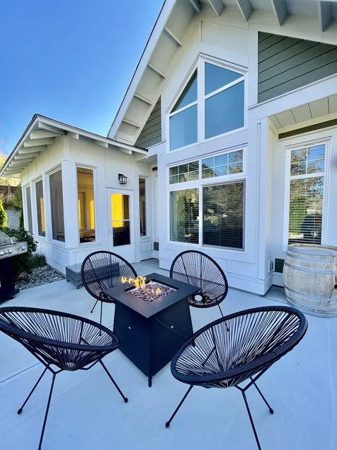 *Impeccable 3 bedrm cottage in sought-after \"The Cottages\" Osoyoos Lake & beach - Image 1