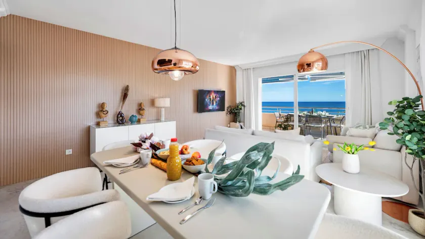 ARTFULLY DESIGNED FLAT WITH GREAT SEA VIEWS, PERFECT LOCATION, BBQ & TERRACE - Image 1