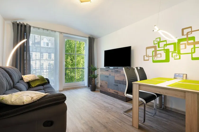 Appartamento 'Ruhige Maisonettewohnung Kaßberg' con balcone e Wi-Fi - Image 1