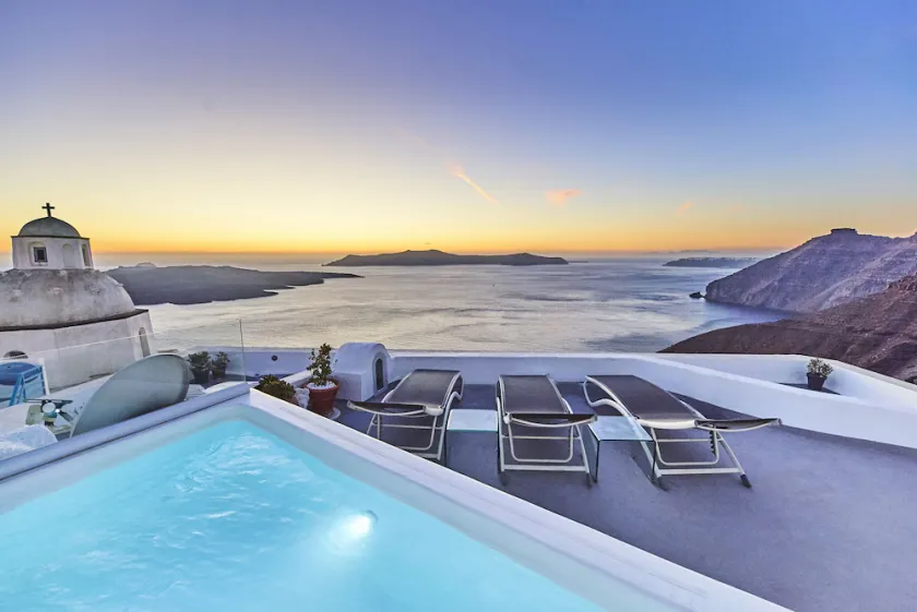 Three-Bedroom Villa with Caldera View, Heated Jacuzzi Pool and  Breakfast - Image 1