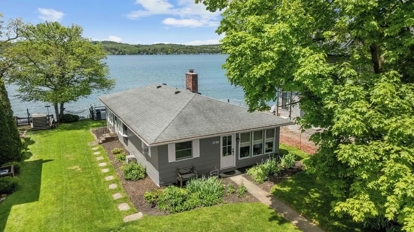 Sunset Sanctuary: \"Picture Perfect Sunsets on Canandaigua Lake!\" - Image 1