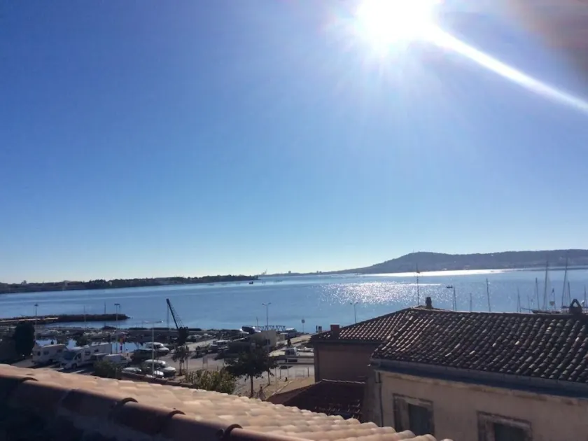 Apart 2 Overlooking Etang De Thau Bouzigues. Amazing Views 2nd floor sleeps 2-4 - Image 1
