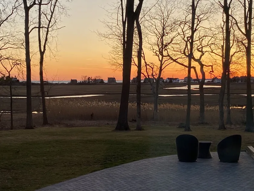Tranquil property, amazing sunsets! - Image 1