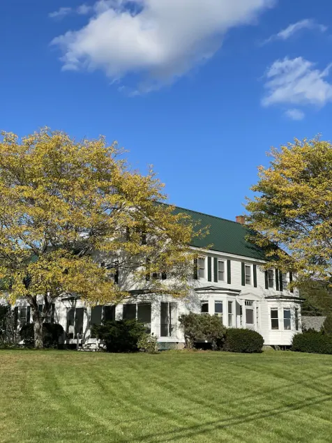 6 bedroom Historic Farmhouse w/ stunning Lakeview - Image 1