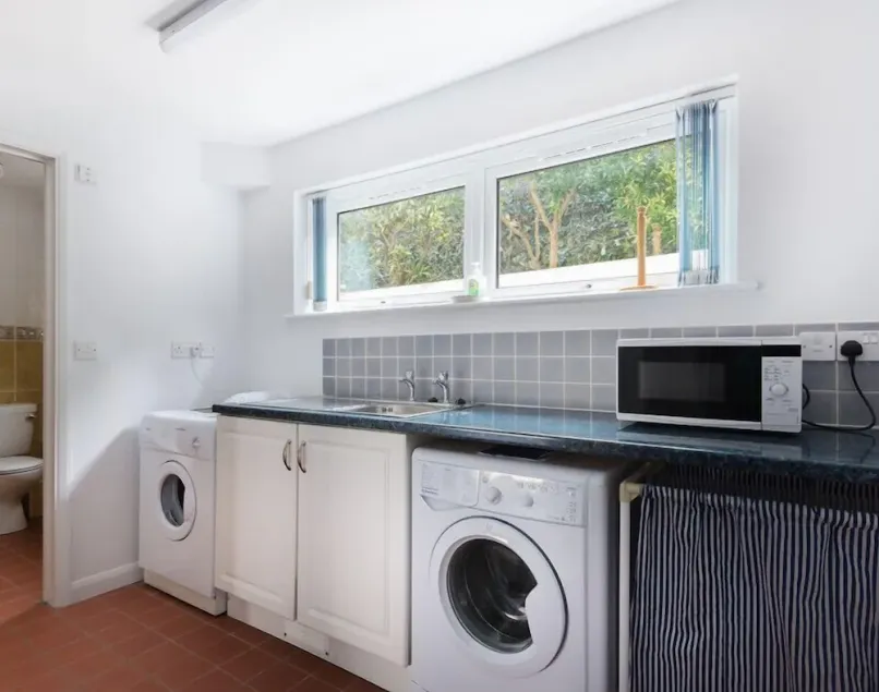 BEACHES, family friendly, with a garden in Polzeath - Image 1