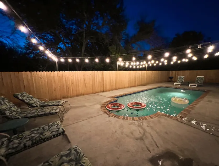 PERFEKTES Familienhaus! Putting Green, Pool & Whirlpool mit Außen-Oase in toller Gegend - Image 1