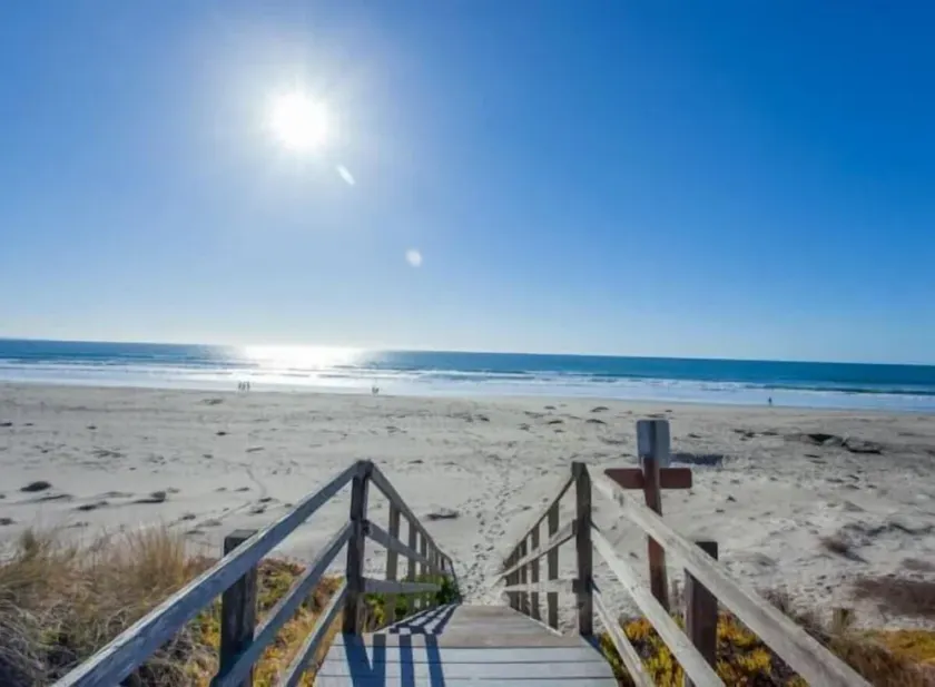 Ultimate Beachfront 7 BR with 12 beds -- easy ocean access + toys & pickleball - Image 1