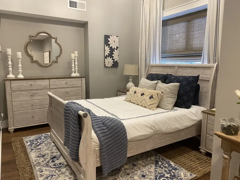 PSU Football/Sports/Concert/Homecoming/Move-in Weekend Getaway - Image 1