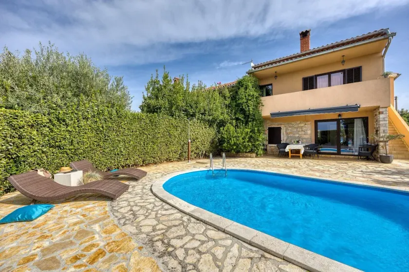 Casa vacanze Marinela con piscina privata e giardino recintato - Image 1