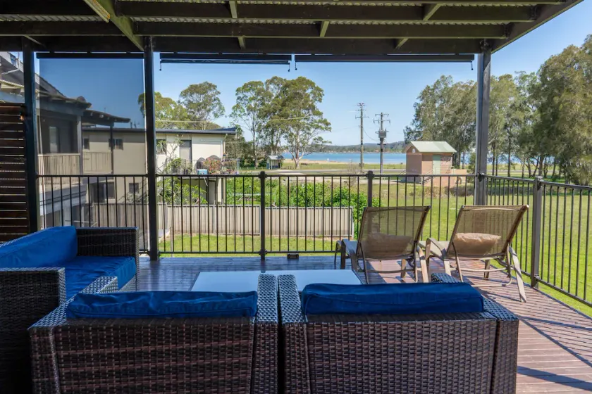 Beach and bush views - Image 1