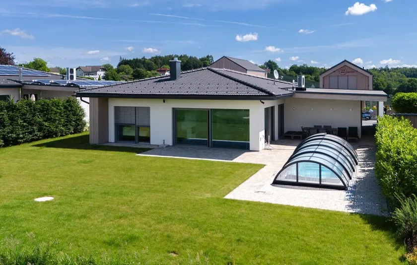 Villa mit Pool in Stegersbach - Image 1