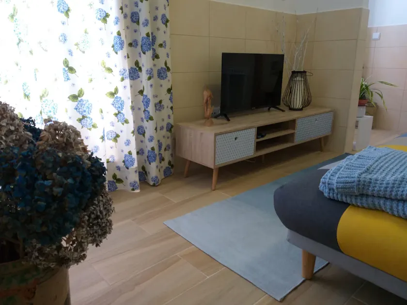 Traditional house, completely restored, 200 meters from the sea. - Image 1