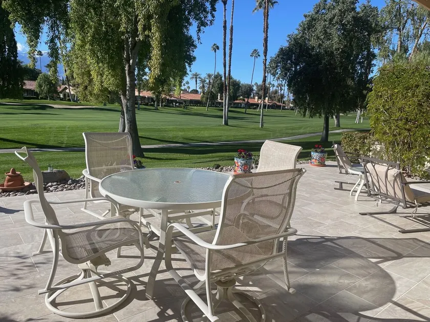 Light and Bright, 2 bed, 2 bath condo on the west 8th fairway at Monterey CC - Image 1