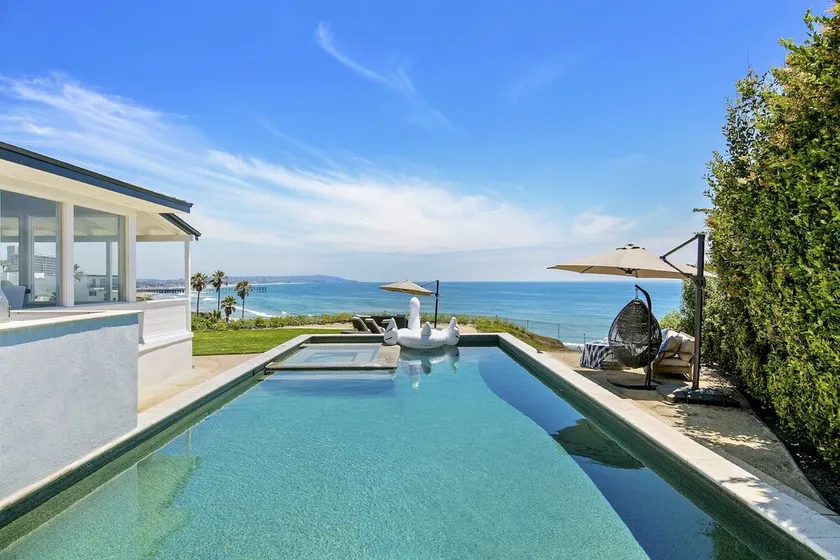 Ocean Front Home, Living the Dream - Image 1