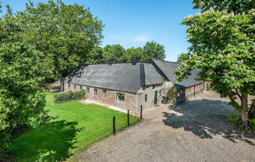 Schönes Haus mit 6 Schlafzimmern in. - Image 1