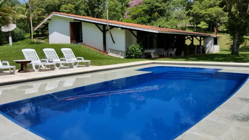Jacaranda Place 125. 000m2, Headquarters overlooking the Lake, Pool, Court, Orchard - Image 1