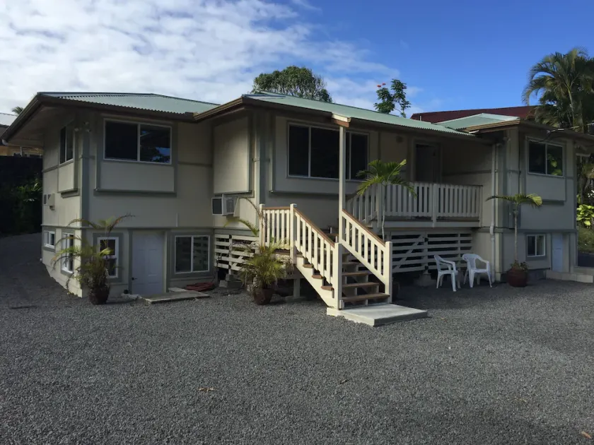 Aaron's Beach House - NEWly Renovated Private home with a 5 min walk to beach - Image 1