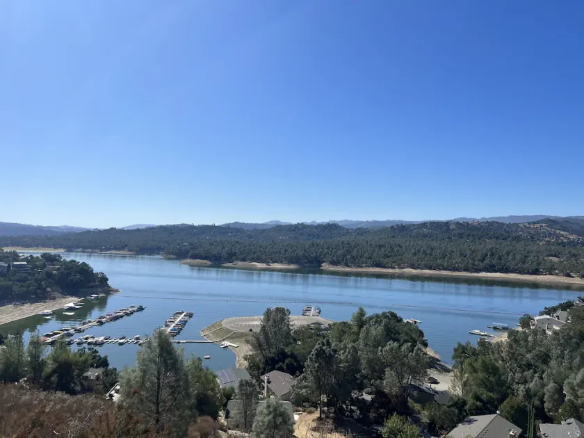 Sweeping Lake View, newly remodeled home and pet friendly! - Image 1