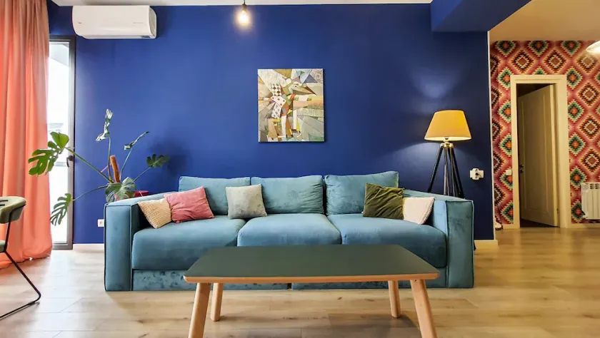 Art inspired Modern Flat near VAKE PARK with WIFI - Image 1