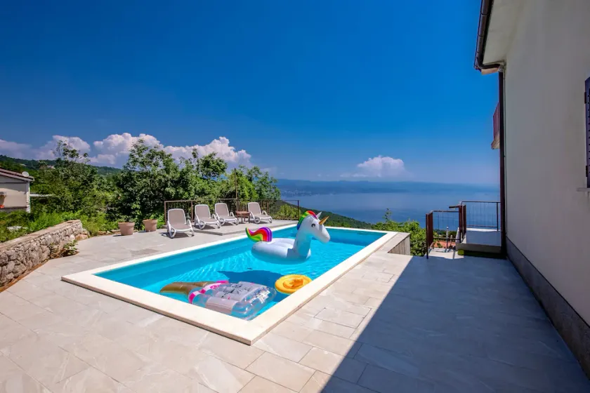 familly - friendly, quiet neighborhood, splendid view, - Image 1