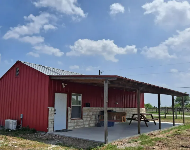 Lovely one room barndominium - The Bastrop Barndo - Image 1
