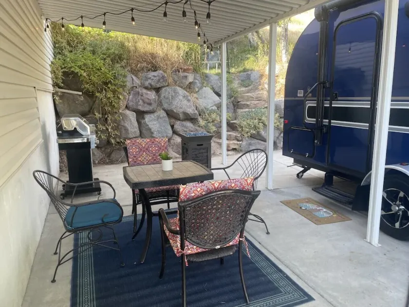 Charming Winnie Drop Trailer with Cozy Private Patio Escape - Image 1