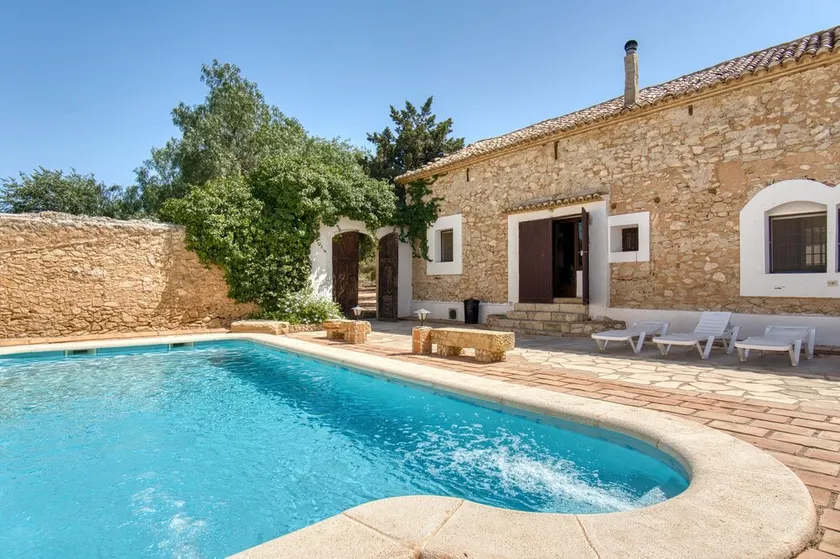 Casa rural 'Madara' com vista para a montanha, piscina privada e Wi-Fi - Image 1